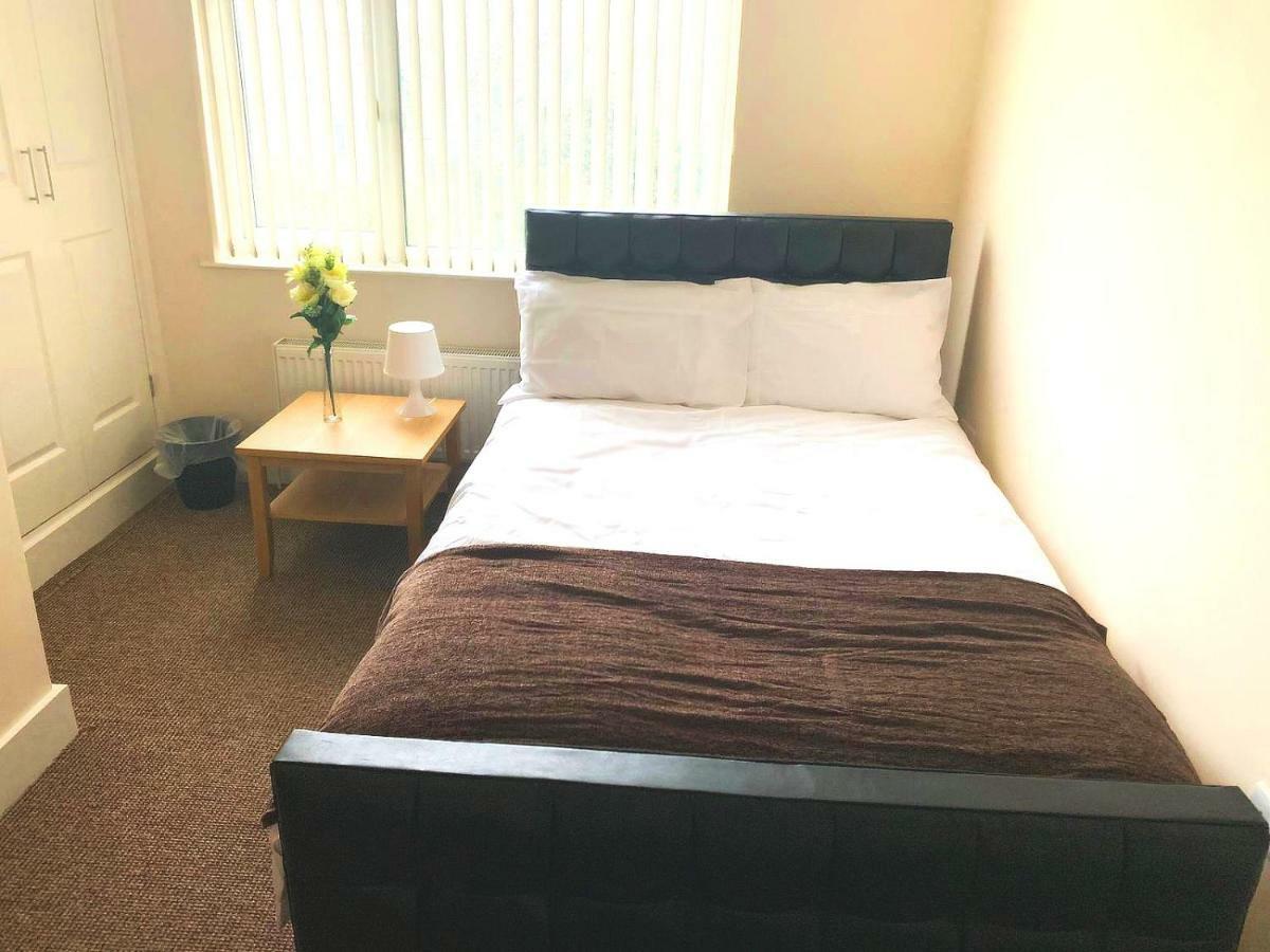 Serviced Accommodations Лутон Экстерьер фото